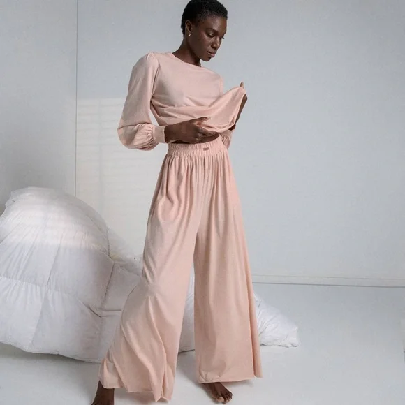 Lunya Organic Pima Long Sleeve Tee in Dulcet pink size medium - Picture 10 of 11